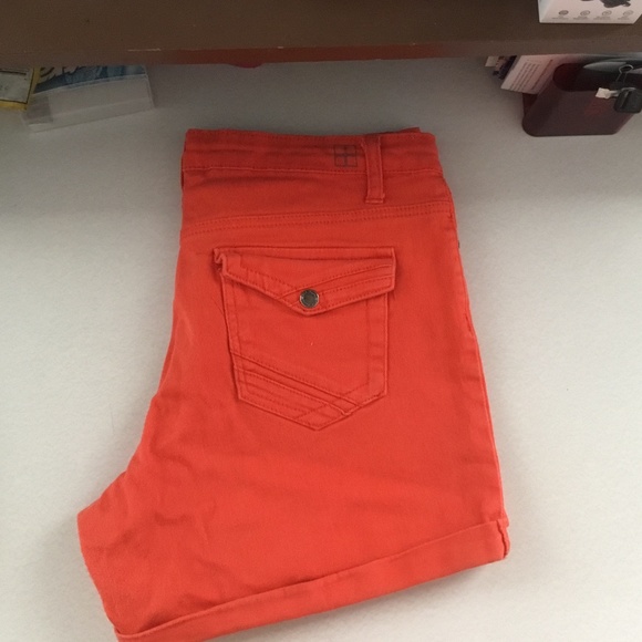 Salt Works NYC Med. Rise Shorts - Picture 2 of 3